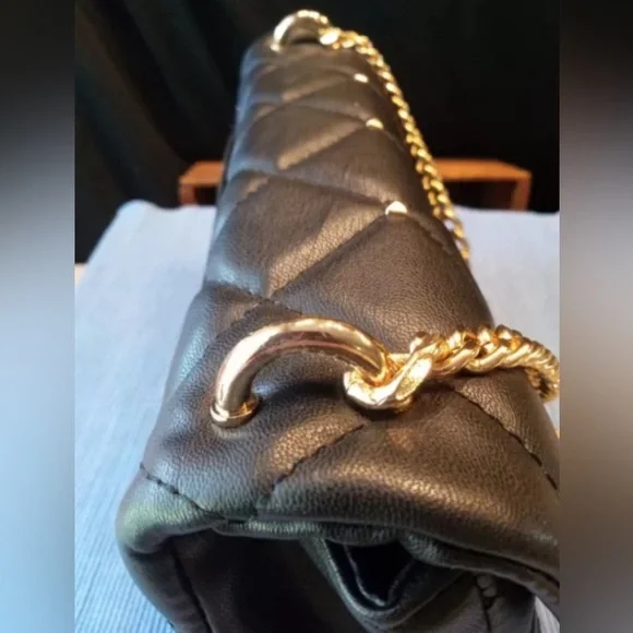 Badgley Mischka Black Quilted Crossbody Bag! - Picture 2 of 4